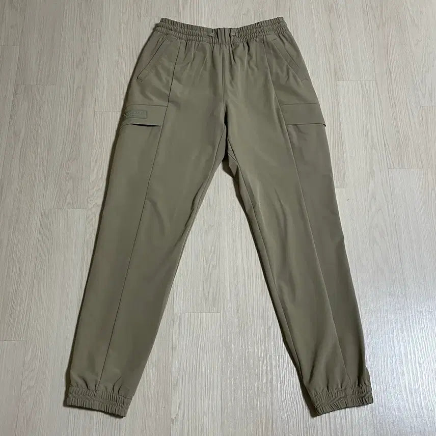 [BUNJANG] Calvin Klein Performance Cargo Jogger Pants Beige / 캘빈클라인 퍼포먼스 카고 조거팬츠 베이지 M