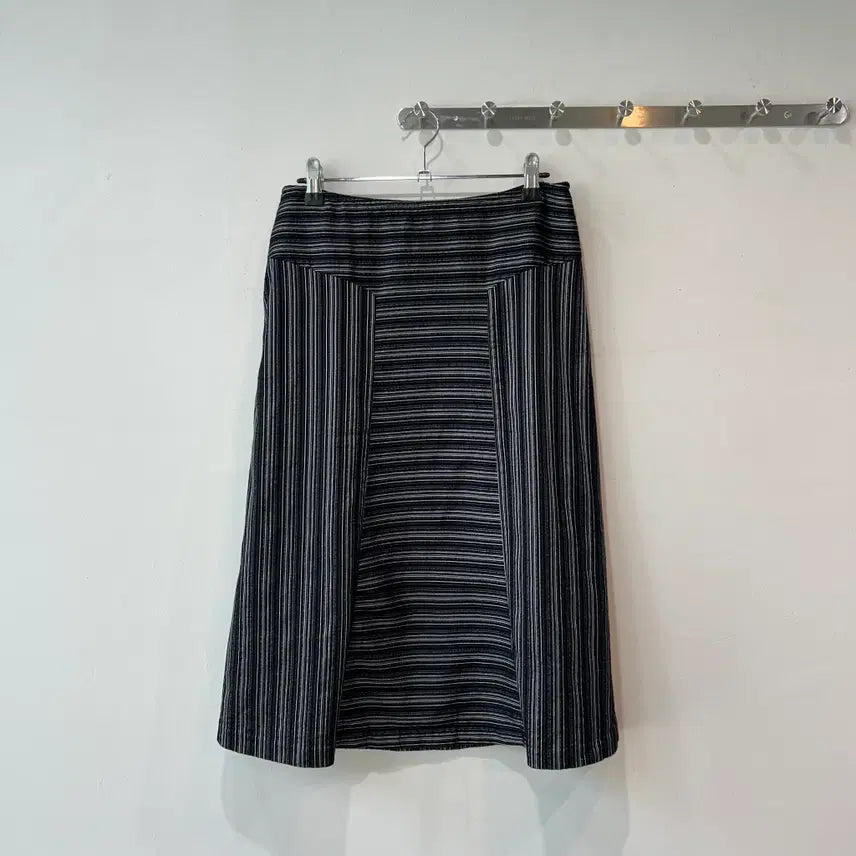 [BUNJANG] Black Silver Stripe Midi Skirt / 블랙 실버스트라이프 미디 스커트
