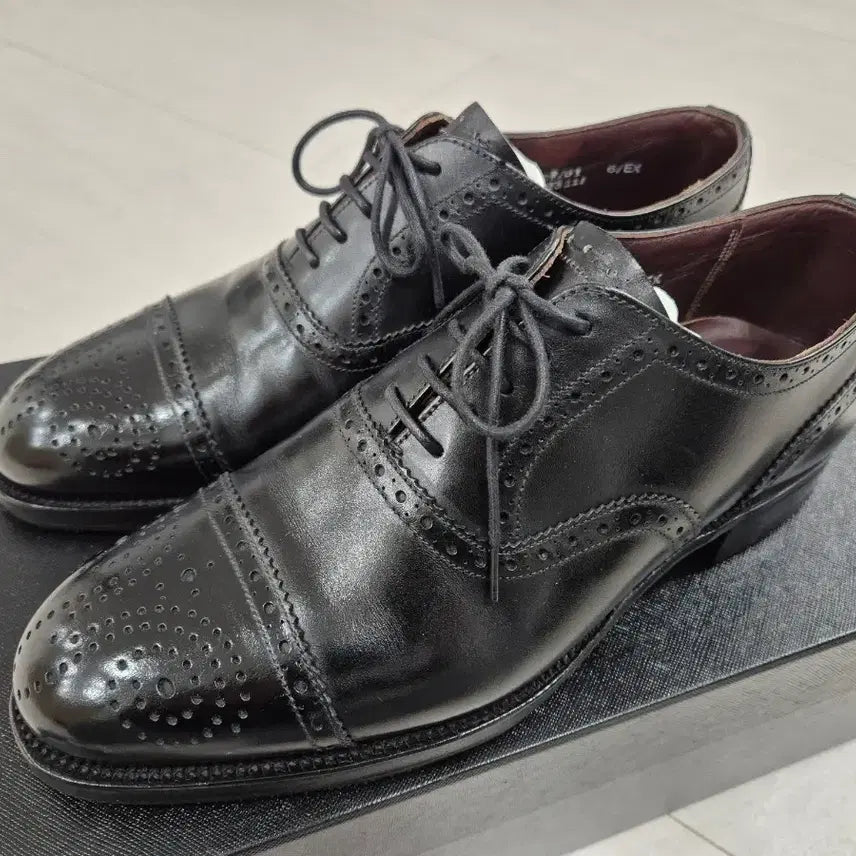 [BUNJANG] Ducker & Son Brogues UK 6 / 영국 Ducker & Son 브로그스 구두