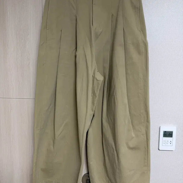 [BUNJANG] Leje Wide Baggy Pants Beige Size 30 / 르제 WIDE BAGGY PANTS_BEIGE 30