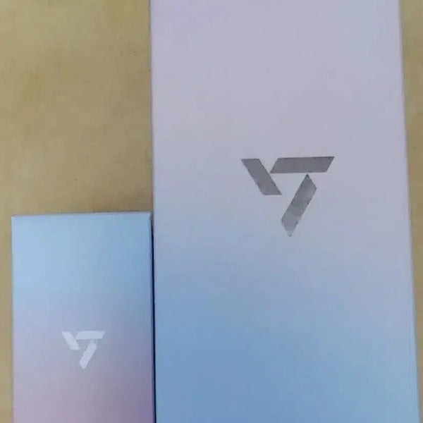 [BUNJANG] SEVENTEEN Official Lightstick, Keyring, and Mini-Tin Sticker Bundle Set / 세븐틴 응원봉&키링&미니틴 스티커