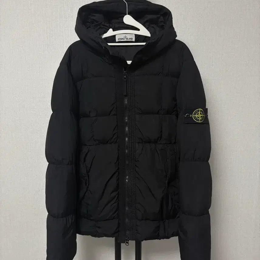 [BUNJANG] Stone Island Crinkle Down Jacket Black (Size S) / [S] 스톤아일랜드 크링클랩스 패딩 블랙