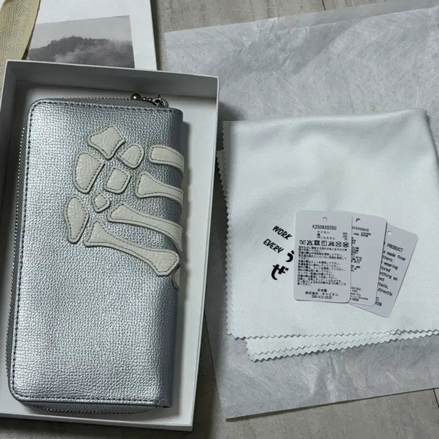 [BUNJANG] Capital Leather Long Wallet (Silver) / 캐피탈 장지갑 (실버)