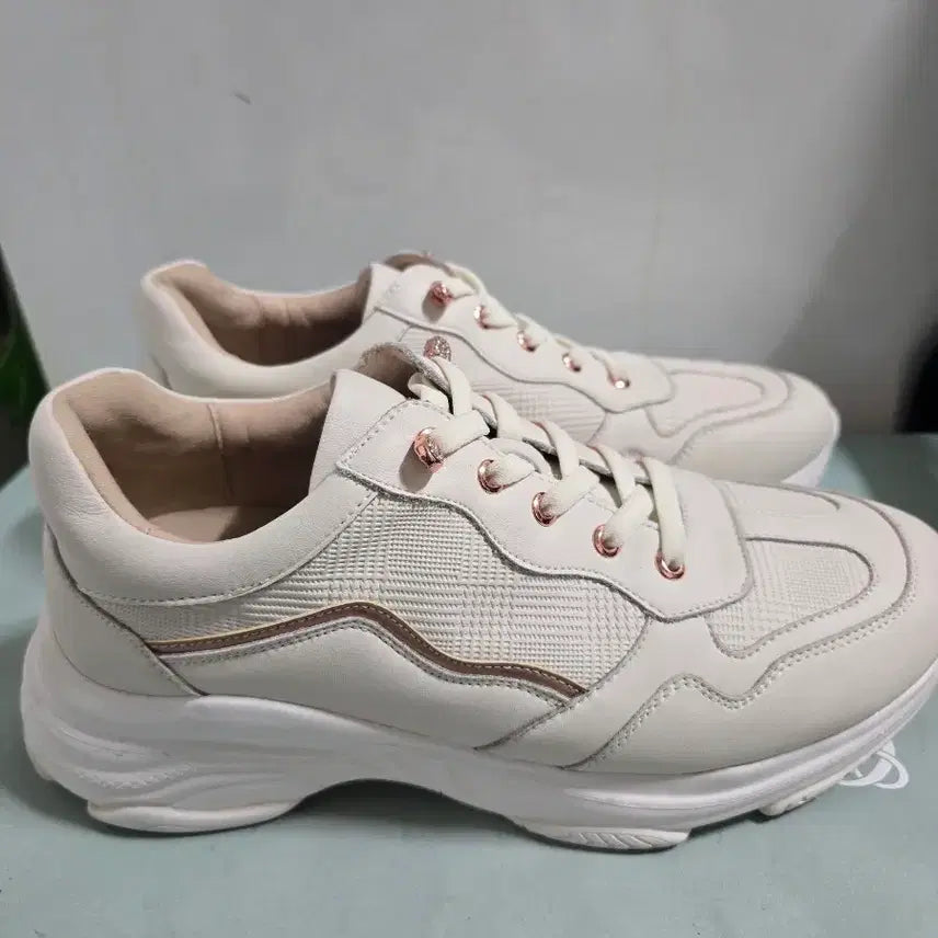 [BUNJANG] Tandy Cowhide Sneakers White 245 / 탠디 소가죽스니커즈 245