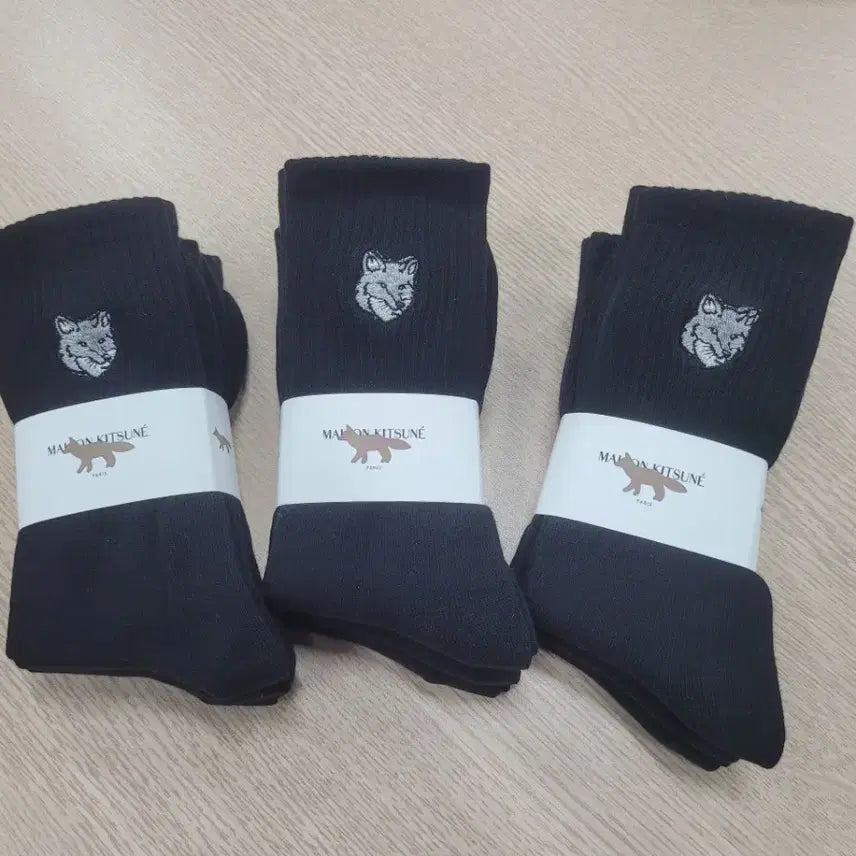 [BUNJANG] Maison Kitsuné 9-Pair Black Socks / 메종키츠네 블랙 양말 9켤레