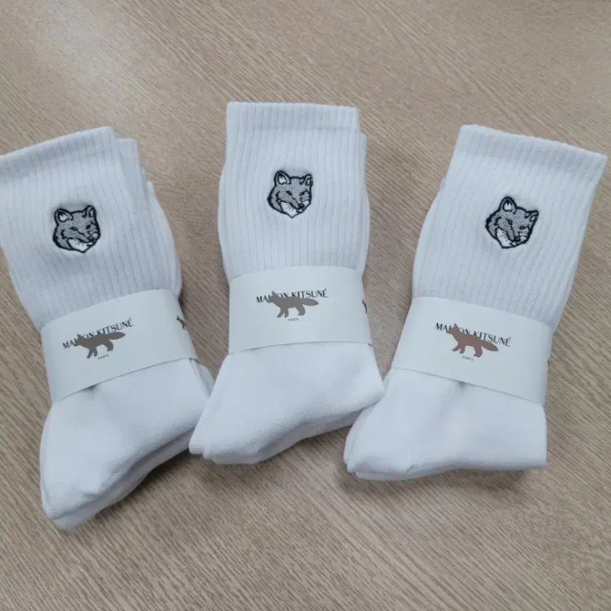 [BUNJANG] Maison Kitsuné Embroidered Fox Head Socks - 9 Pairs / 메종키츠네 자수 양말 9켤레