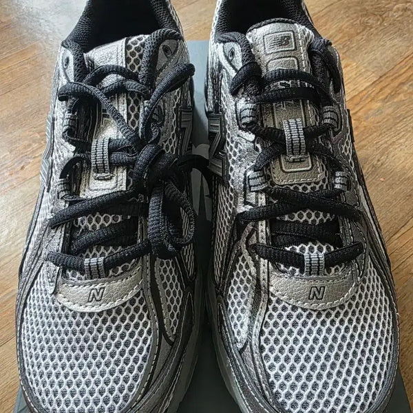 [BUNJANG] New Balance 740 Sneakers / 뉴발란스 740  245