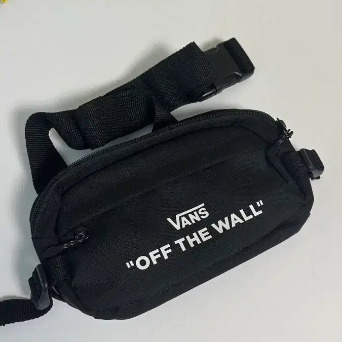 [BUNJANG] Vans Off The Wall Black Hip Pack / 반스 오프더월 블랙 힙색