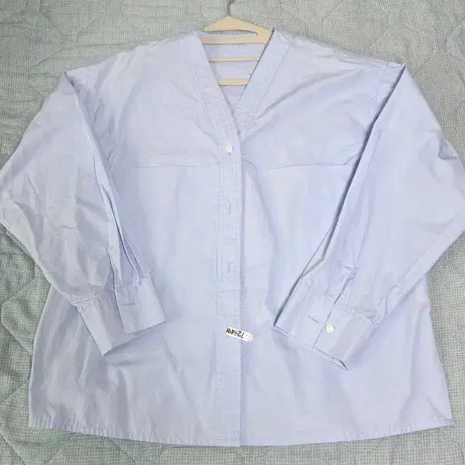 [BUNJANG] LUXI AUNT Sky Blue L Size Shirt / LUXI AUNT 셔츠 L사이즈 하늘색 (마지막끌올 오늘저녁삭제)