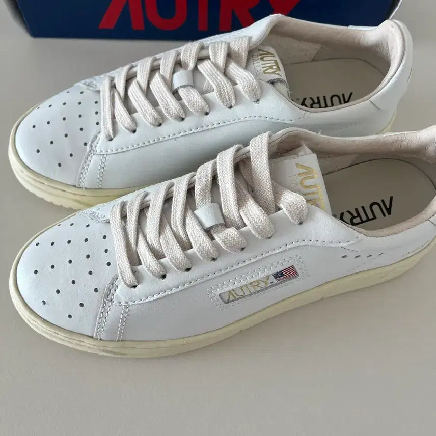 [BUNJANG] Vertu Running Shoes (Authentic New) / 오트리운동화(정품새상품)