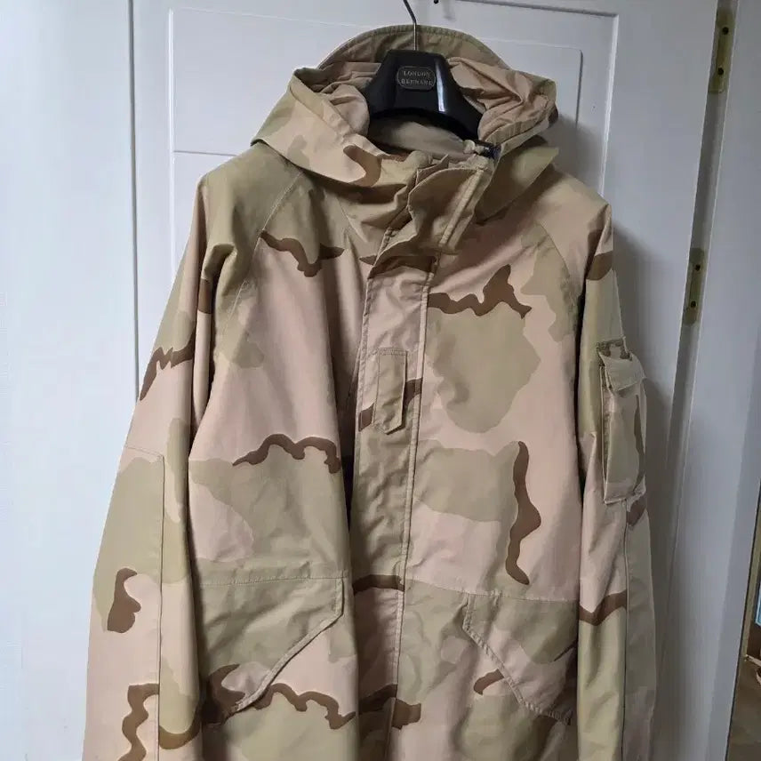 [BUNJANG] US Military Desert 3-Color Gore-Tex Field Jacket / 미군 사막삼색 고어텍스 야상 후드 자켓