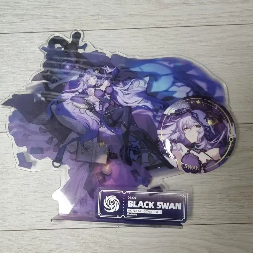 [BUNJANG] Black Swan Acrylic Stand & Can Badge Bundle / 붕괴 스타레일 블랙스완 아크릴스탠드 및 캔뱃지 일괄
