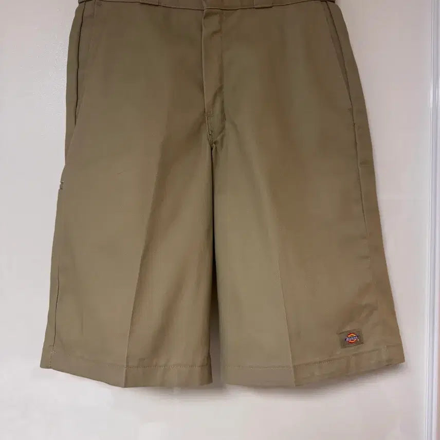 [BUNJANG] Dickies Loose Fit Khaki 32 Inch Work Shorts / 디키즈 루즈핏 카키 32인치 워크 쇼츠