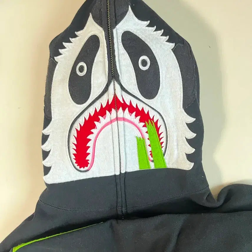 [BUNJANG] BAPE Limited Edition Panda Shark Camo Full Zip Hoodie / [정품] 베이프 한정판 팬더 샤크 카모 후드집업 판매합니다.