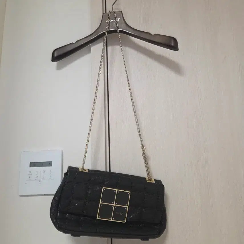 [BUNJANG] Anne Klein Leather Crossbody Bag / 앤클라인 가죽크로스빽