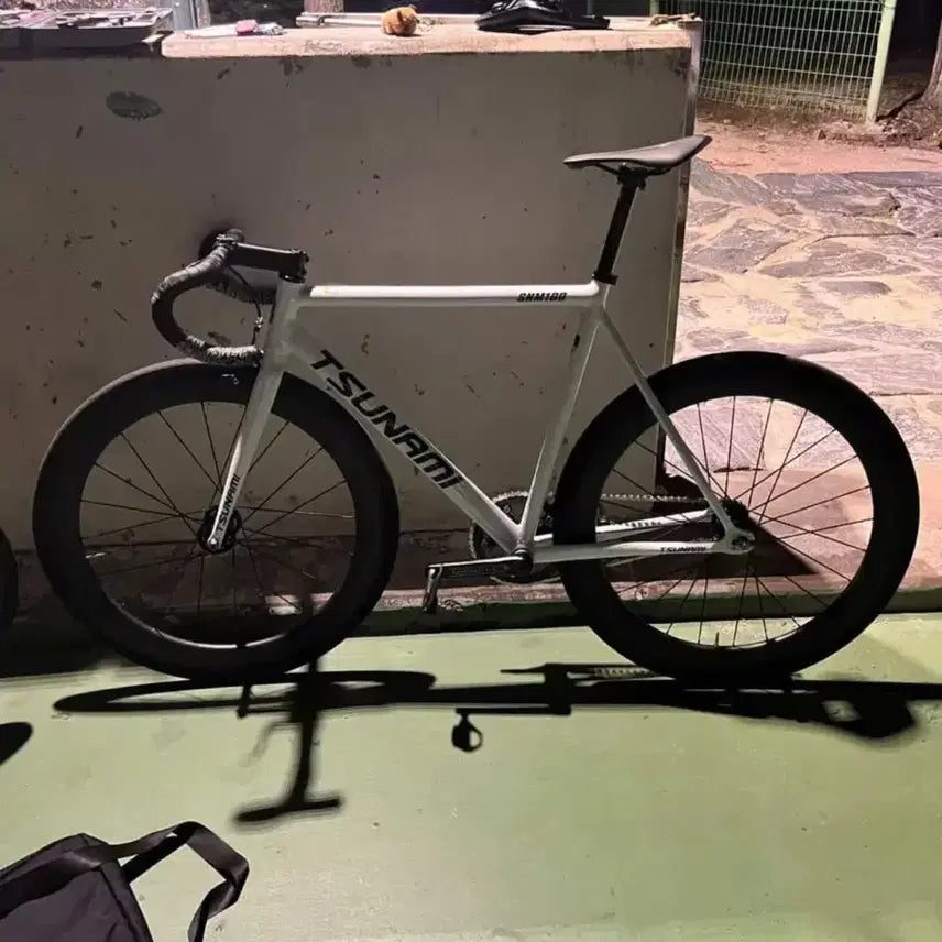 [BUNJANG] TSUNAMI SNM100 L Size Complete Bike with SL60 Wheelset / TSUNAMI SNM100 완차 판/대 sl60휠셋 어그로 아닙니다