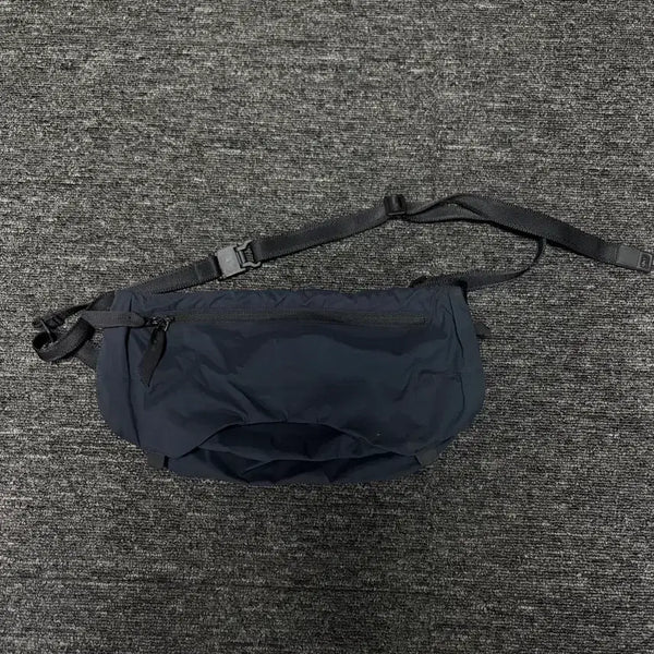 [BUNJANG] Arc Phoenix Dark Navy Sacoche Bag / 아크피닉스 다크네이비 사코슈 백