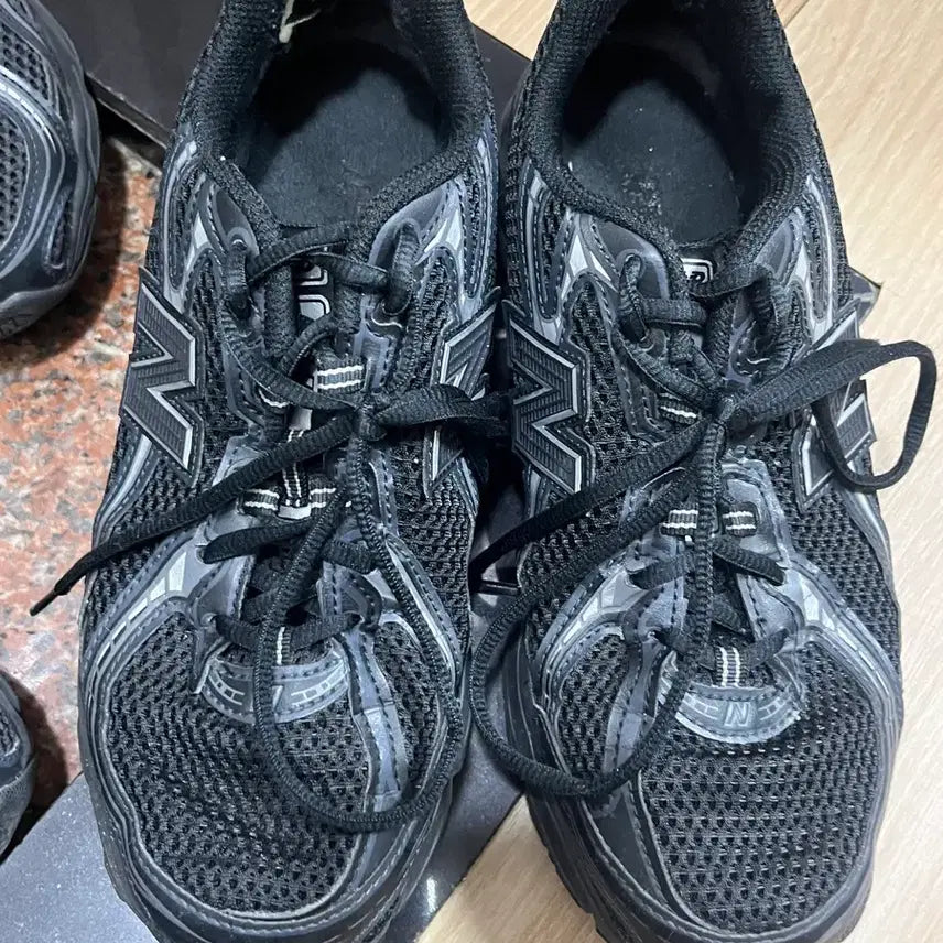 [BUNJANG] New Balance 740 Sneakers (Size 250) / 뉴발란스 740 (사이즈 250)