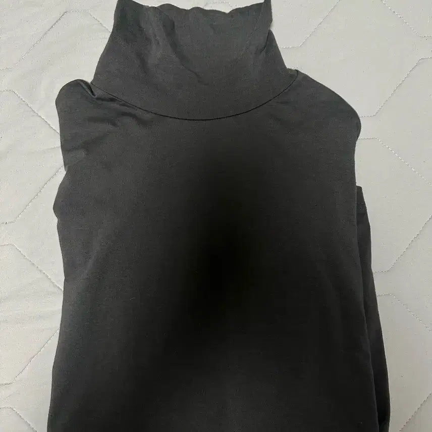 [BUNJANG] DIVEIN Turtleneck Charcoal Size 2 (approx. 100) / DIVEIN 다이브인 터틀넥 차콜 2사이즈 약100