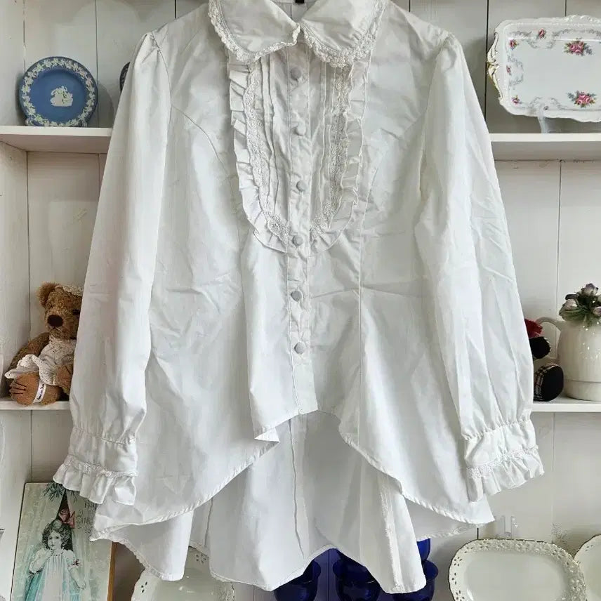 [BUNJANG] BODY LINE Shirring Blouse White Frill Collar / 바디라인(BODY LINE) 셔링 블라우스 화이트 프릴 카라