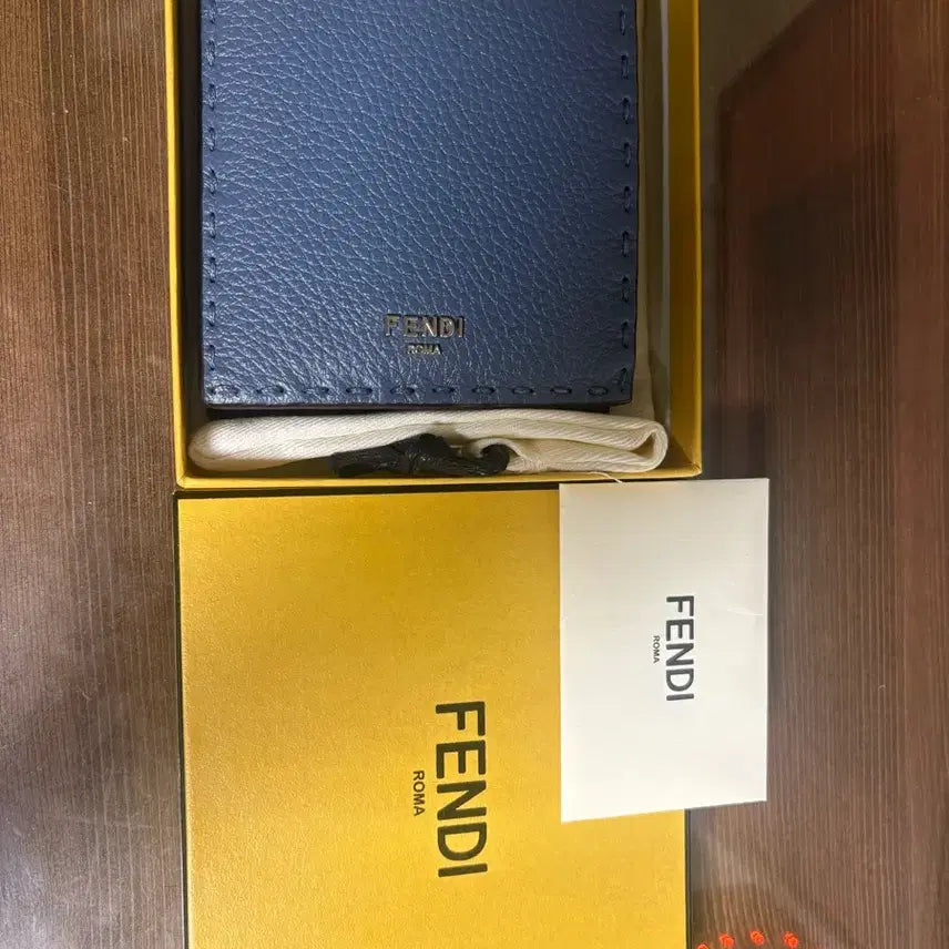 [BUNJANG] Fendi Selleria Bi-fold Wallet Light Blue Calfskin Leather / 펜디 셀러리아 반지갑