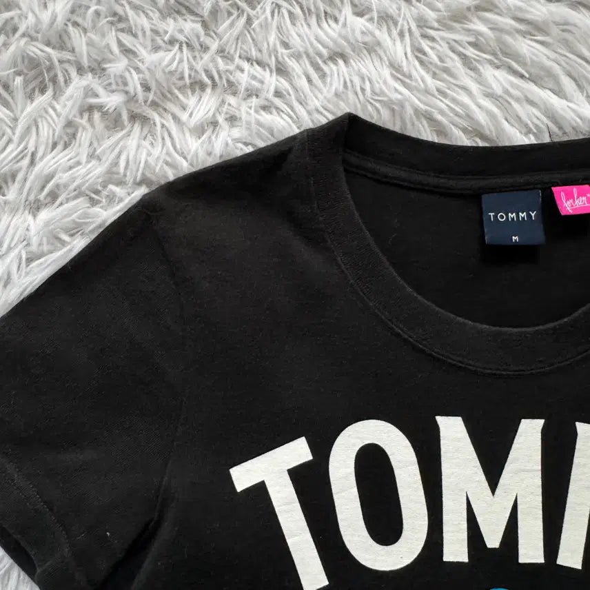 [BUNJANG] Tommy Hilfiger Vintage Slim Fit Cropped T-Shirt Medium / TOMMY 일본빈티지 딱붙핏 반팔 슬림핏 타미 반팔 타미크롭티 M 40