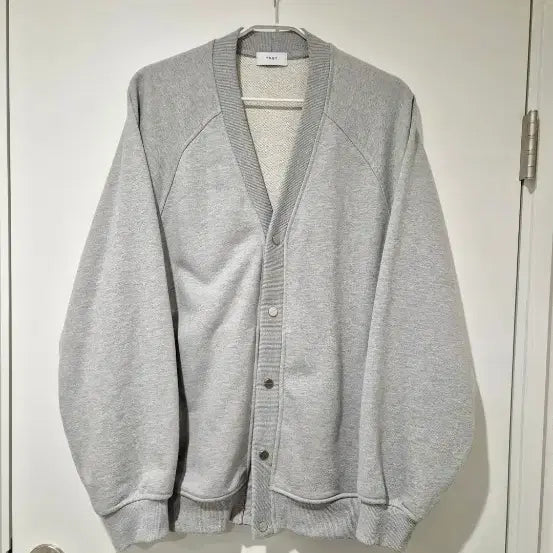 [BUNJANG] TNGT Washable Cotton V-Neck Cardigan Light Grey XL / [TNGT] 워셔블 코튼 가디건 XL