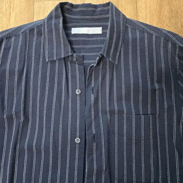 [BUNJANG] 8Seconds Seersucker Stripe Long Sleeve Shirt Navy L / 에잇세컨즈 시어서커 스트라이프 셔츠 네이비 L 팝니다