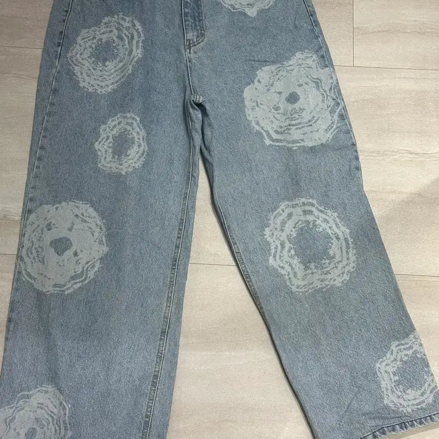 [BUNJANG] INTEMPO MOOD Ink Flower Spot Denim Pants / 인템포무드 잉크 플라워 스팟 데님
