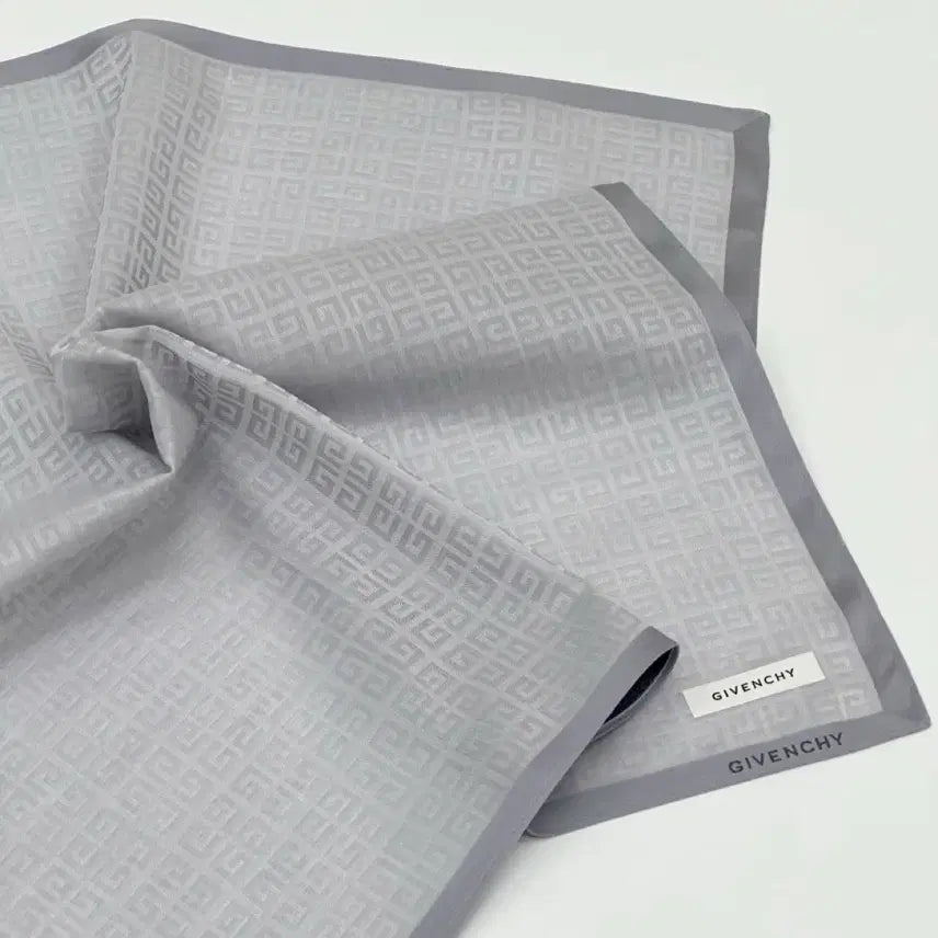 [BUNJANG] Givenchy Cotton Petit Scarf Handkerchief / (새상품) givenchy / 지방시 코튼 쁘띠스카프 손수건