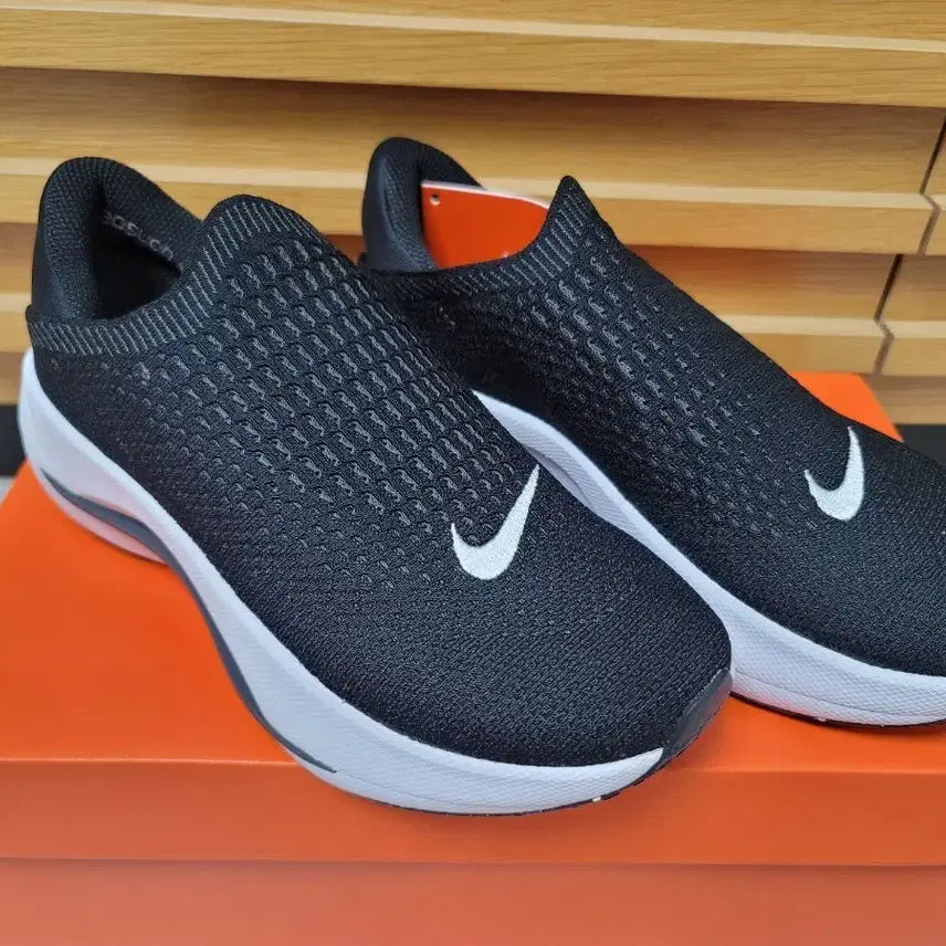 [BUNJANG] Nike Slip-On Black Sneakers Size 240 / 나이키 슬립온 240 새제품
