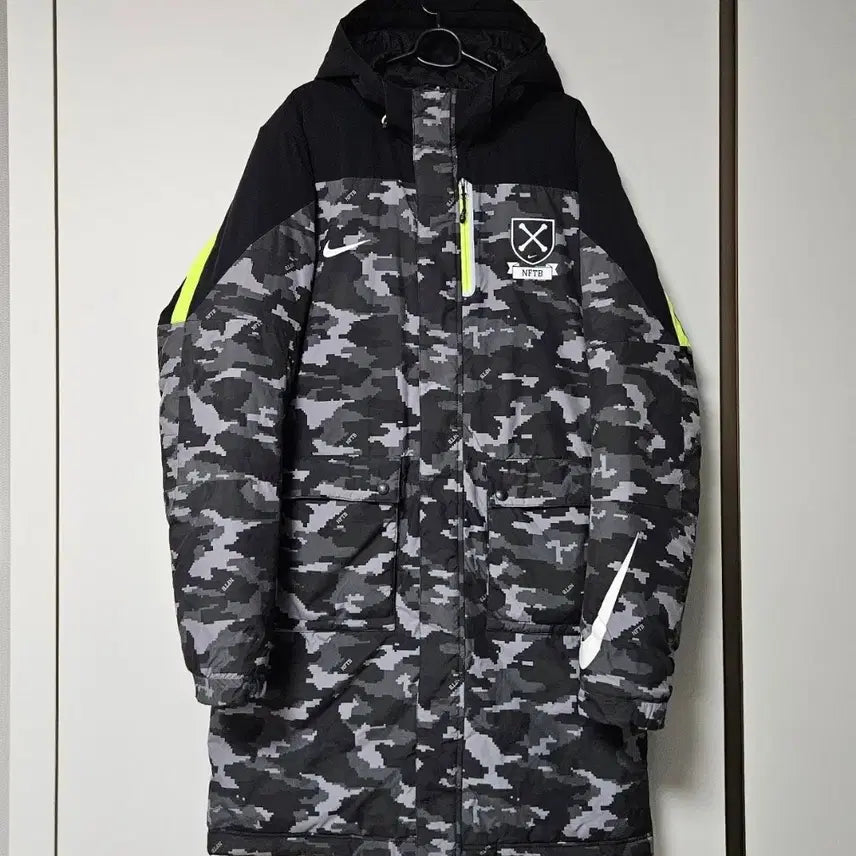 [BUNJANG] Nike NFTB Camo Bench Coat Long Padding / 나이키 NFTB 벤치코트 롱패딩 카모