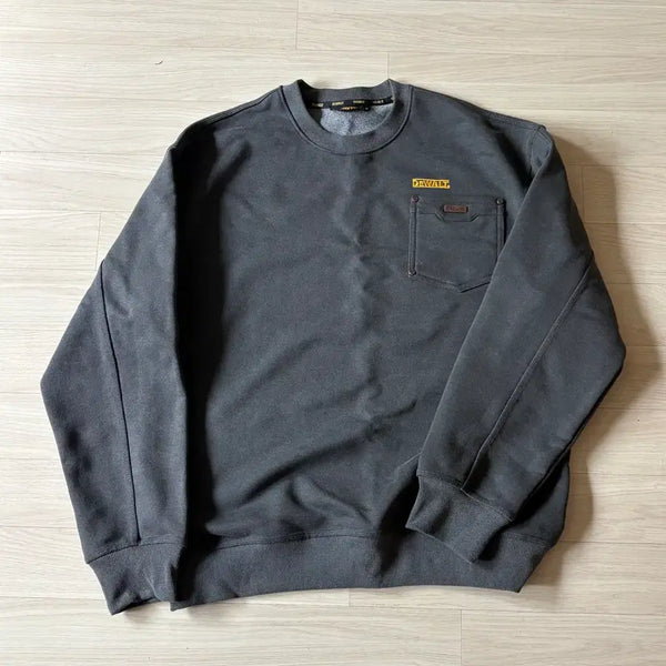 [BUNJANG] Dewalt Heritage Pocket Sweatshirt / 디월트 헤리티지 포켓 맨투맨 1회착용