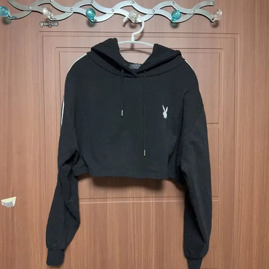 [BUNJANG] Playboy Japan Vintage Black Cropped Hoodie / 플레이보이 일본 빈티지 공겜여주 중성계 블랙 크롭 후드티