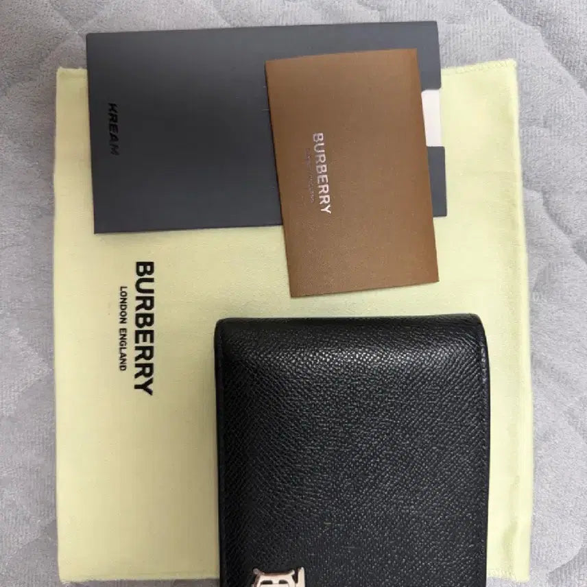 [BUNJANG] Burberry Grainy Leather TB Wallet Black / 버버리 그레이니 레더 TB 반지갑 블랙