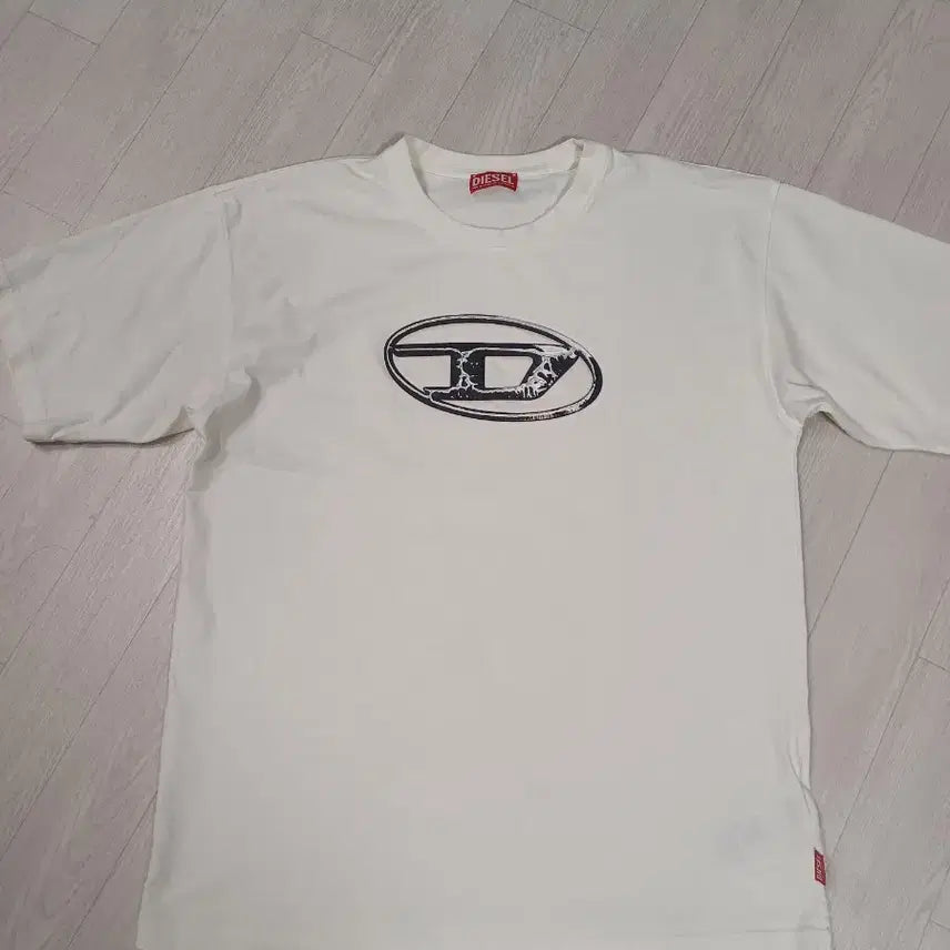 [BUNJANG] Diesel Logo Short Sleeve T-Shirt Cream / 디젤 로고 반팔 티셔츠 크림 공용 xs사이즈(95정도)