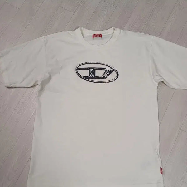 [BUNJANG] Diesel Logo Short Sleeve T-Shirt Cream / 디젤 로고 반팔 티셔츠 크림 공용 xs사이즈(95정도)
