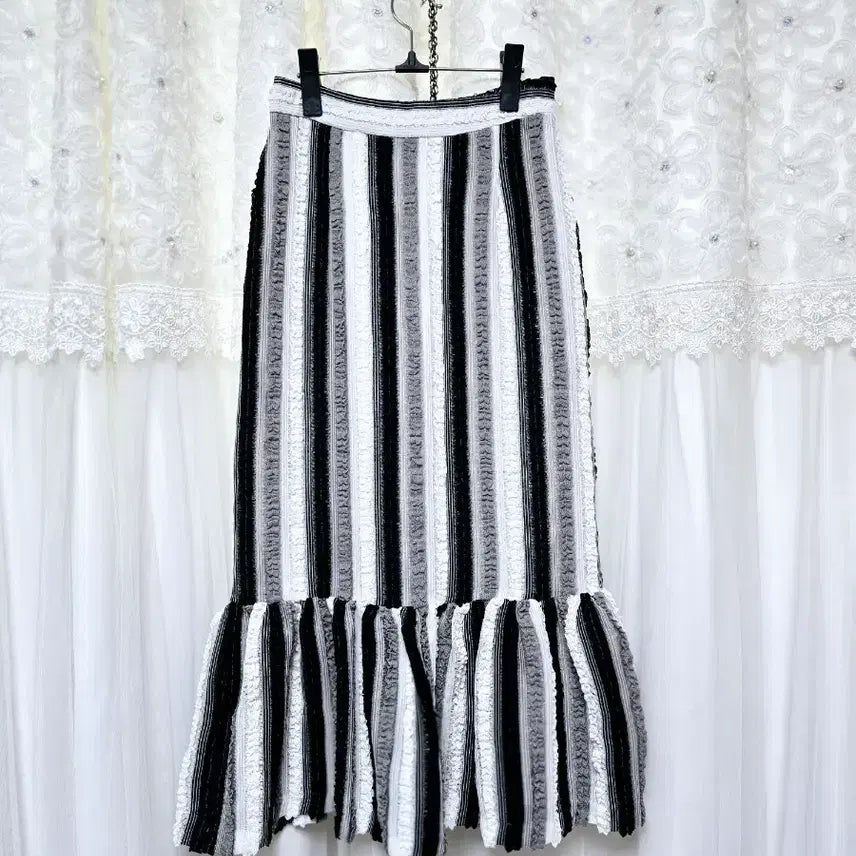 [BUNJANG] Lace Tiered Skirt / 레이스 캉캉 스커트