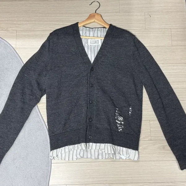 [BUNJANG] Maison Margiela Distressed Cardigan S / 메종 마르지엘라 디스트레스드 가디건 S