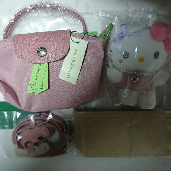 [BUNJANG] Longchamp Le Pliage Petal Pink Crossbody Bag with Strap, Sanrio Keychain, and Inner Bag / 정품롱샴 르플리아쥬 페탈핑크 + 스트랩 + 산리오키링 + 이너백