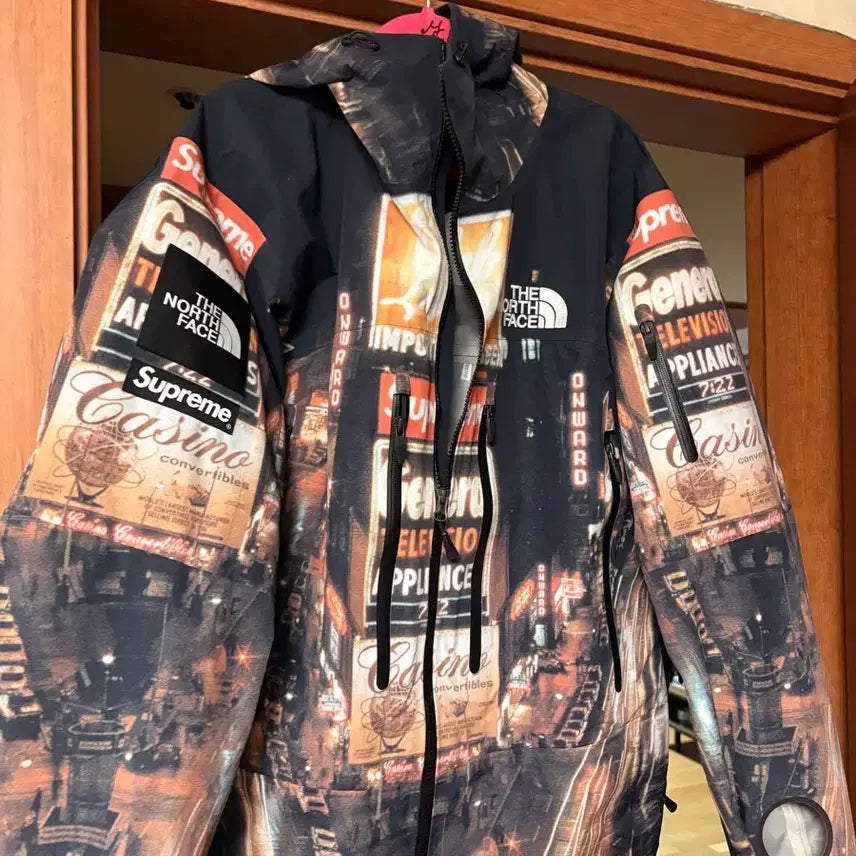 [BUNJANG] Supreme x The North Face Times Square Windbreaker Jacket / 슈프림 노스페이스 타임스퀘어 바람막이 L