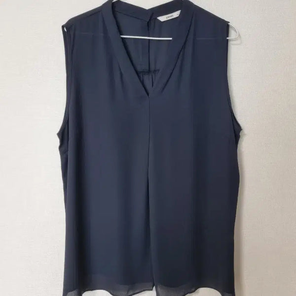 [BUNJANG] Jisen A-line Sleeveless Blouse / 지센 A라인핏 민소매 블라우스 88