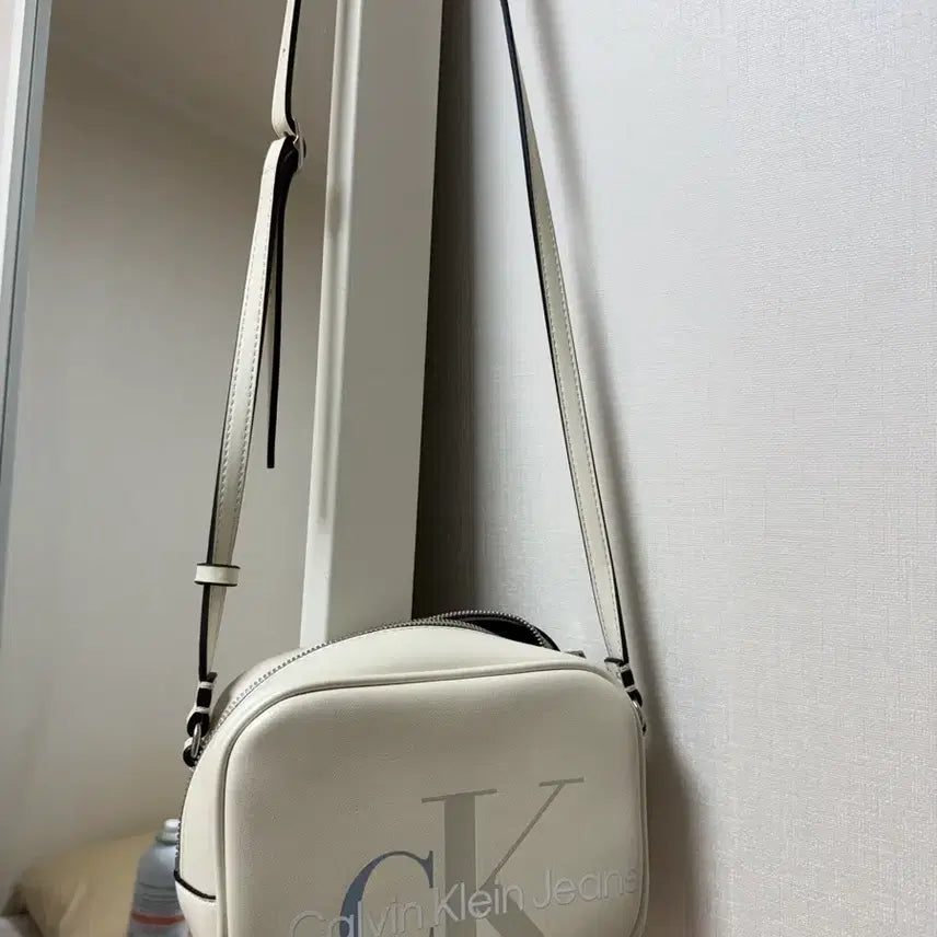 [BUNJANG] Calvin Klein Camera Bag / 캘빈클라인 카메라백