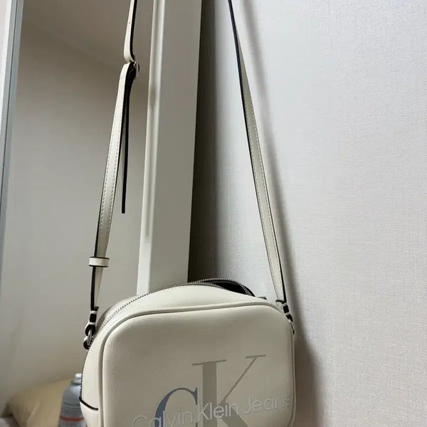 [BUNJANG] Calvin Klein Camera Bag / 캘빈클라인 카메라백