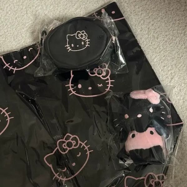 [BUNJANG] WAKEMAKE Hello Kitty Collaboration Keychain, Tarpaulin Bag, and Coin Pouch Set / 웨이크메이크 헬로키티 콜라보 키링 + 타포린백 + 동전지갑 SET