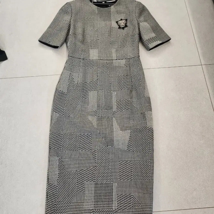 [BUNJANG] Time Half Sleeve Dress 2022 by Hansem Apparel / 한섬의류 타임반팔원피스 2022