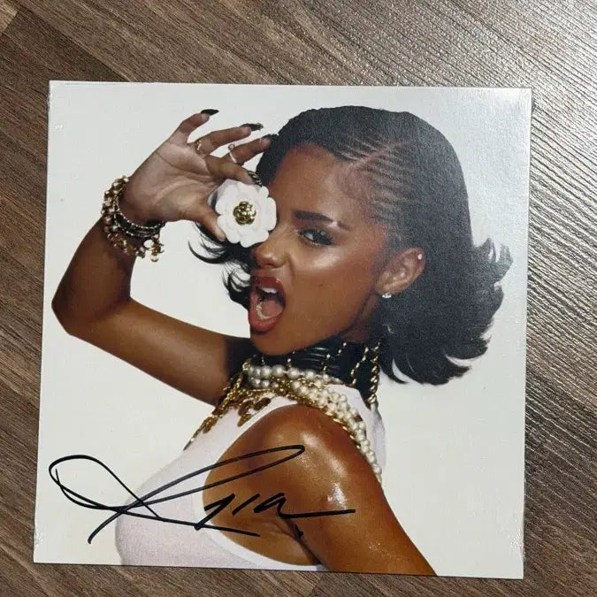 [BUNJANG] Tyla Signed LP Vinyl Album / Tyla 타일라 친필싸인 lp 앨범