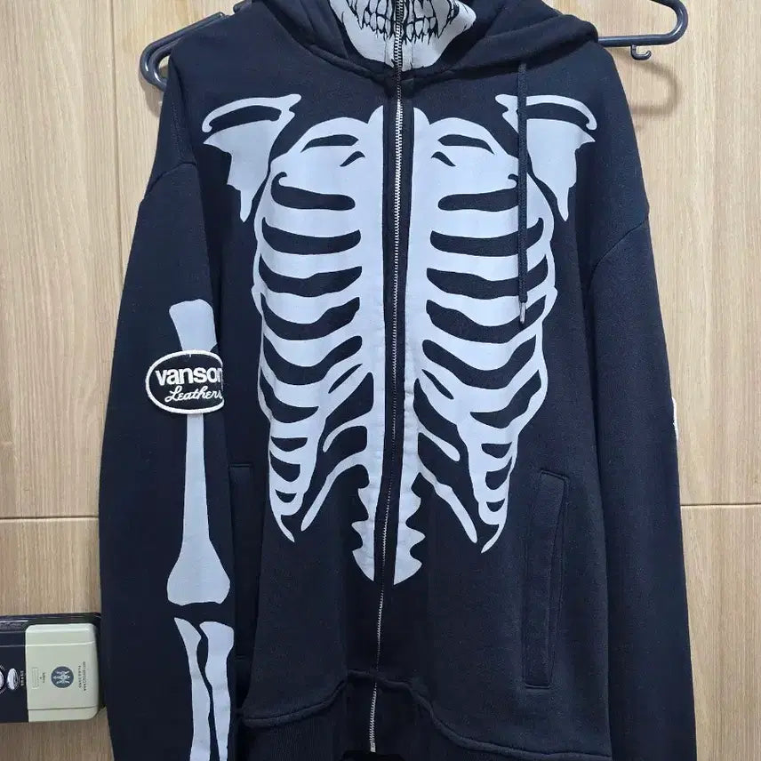 [BUNJANG] Banson Bone Printing Zip-Up Hoodie / 밴슨 본 프린팅 후드집업
