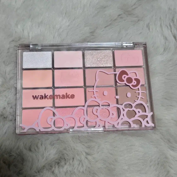 [BUNJANG] Wake Make Hello Kitty Edition Eyeshadow Palette / 웨이크메이크 헬로키티 에디션 팔레트 섀도우