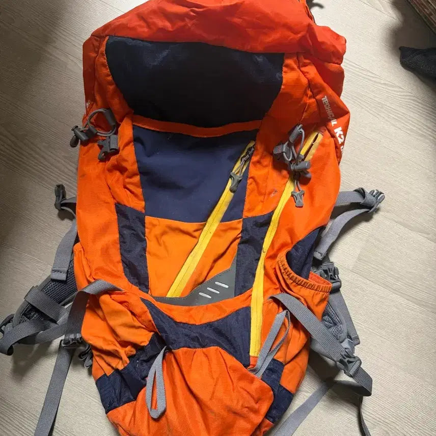 [BUNJANG] K2 30L Hiking Backpack Orange / K2 등산배낭 30리터 오렌지색